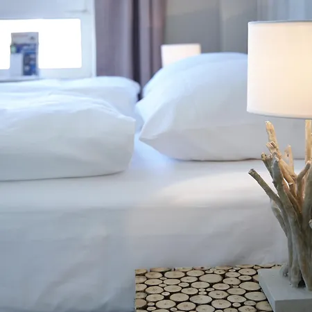 Liegeplatz 13 By Premiere Classe Hotel *